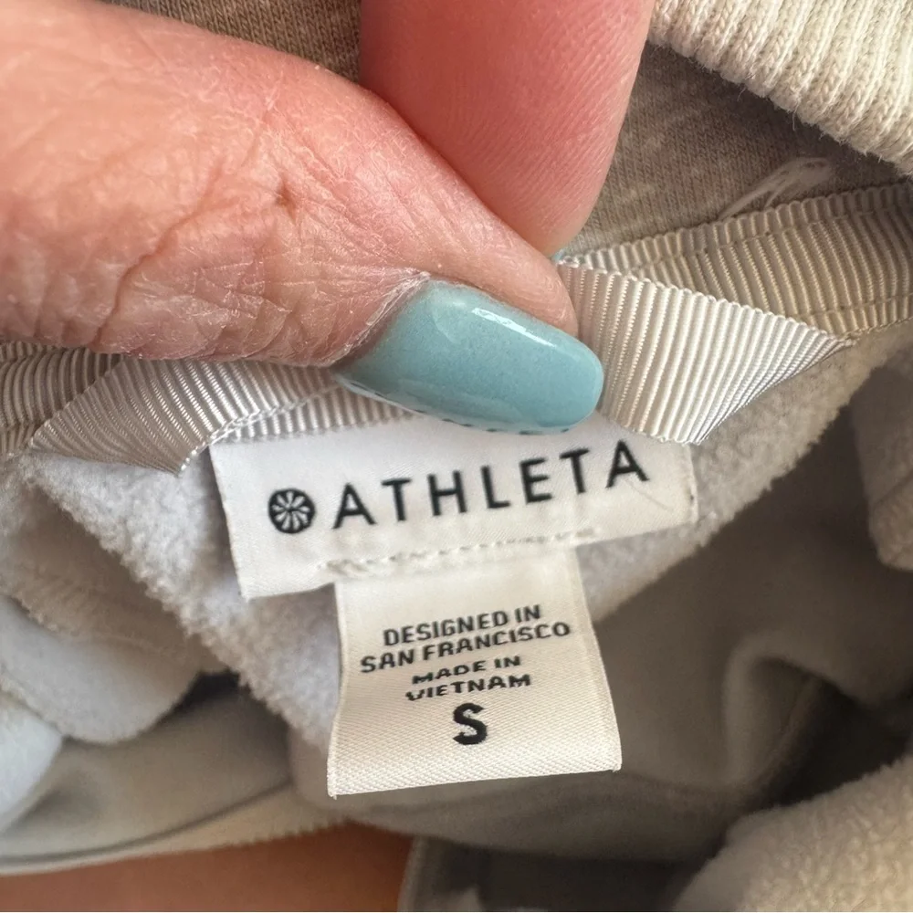 Athleta Triumph Printed Hoodie Gray Camo White Gray Sweatshirt S $118 - Picture 9 of 12